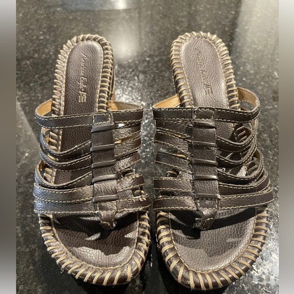 American Eagle Wedge Sandals, Size 6.5 - Picture 4 of 11